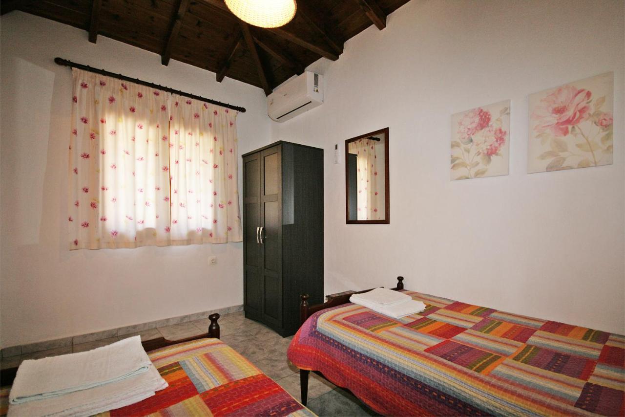 Efi's Villa Vourvourou